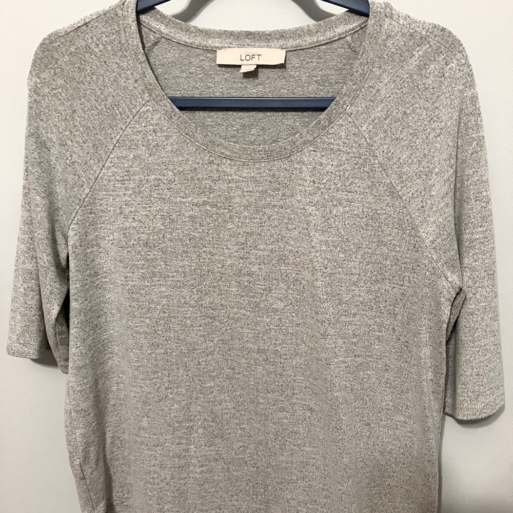 Ann Taylor Loft top sz M light gray